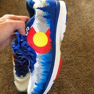 Newton Men’s 10 / Women’s 11.5 Sneakers